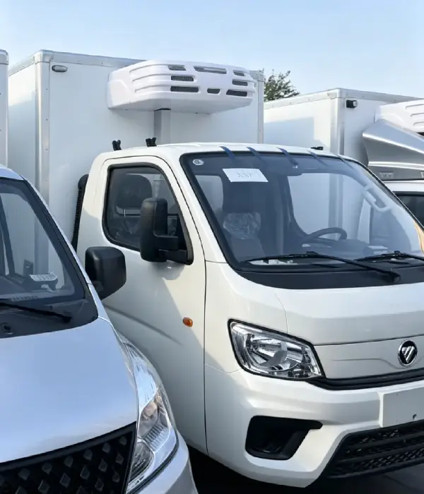 The image shows the integrated installation position of the ACTECmax transport refrigeration condensing unit.